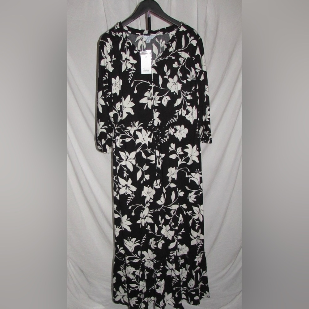 Croft & Barrow Black and White Floral Long Sleeve Dress
